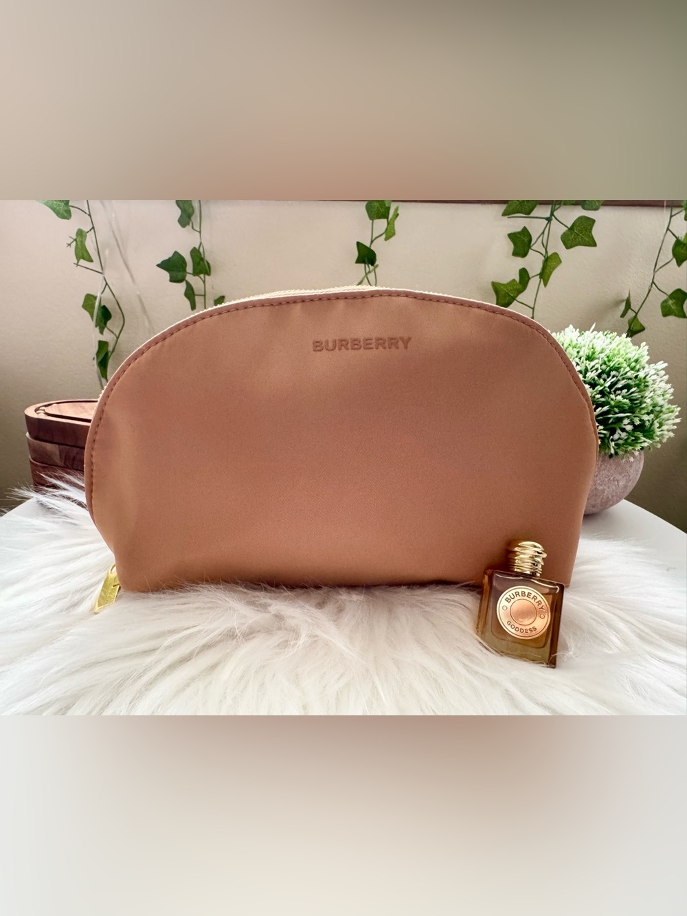 Burberry gold goddess Cosmetic Pouch with Gold Accent and travel size perfume ✨